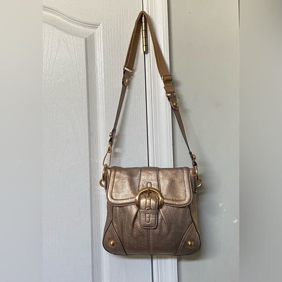 B makowsky crossbody. - Picture 13 of 14